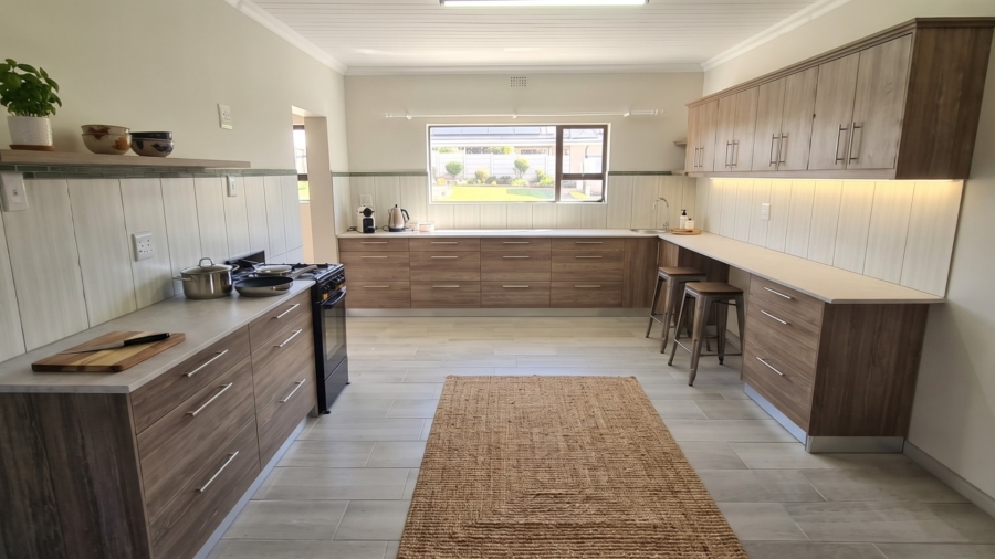 To Let 5 Bedroom Property for Rent in Long Acres Country Estate Western Cape